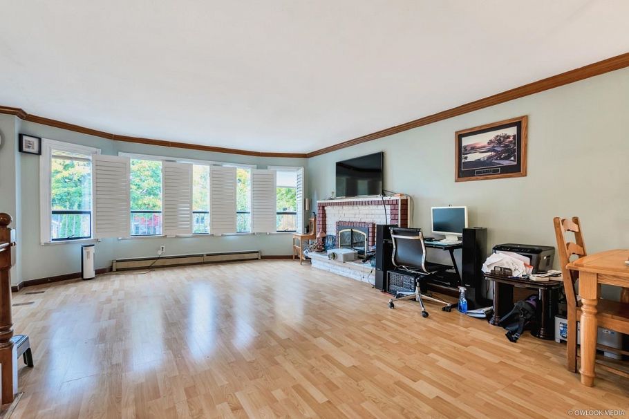 1206 E 11th Avenue Vancouver, BC - 3