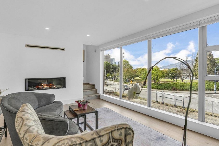 141 Alexander Street Vancouver, BC - 14