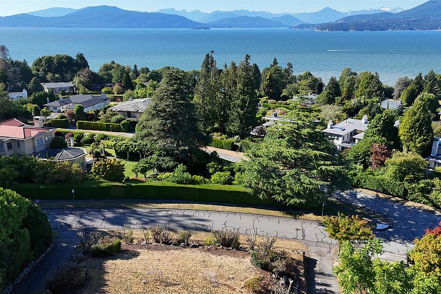 1512 Western Crescent Vancouver, BC - 2