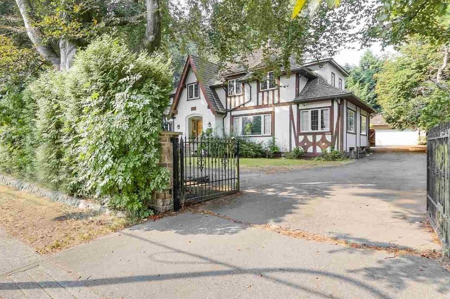 2629 W 49th Avenue Vancouver, BC - 2