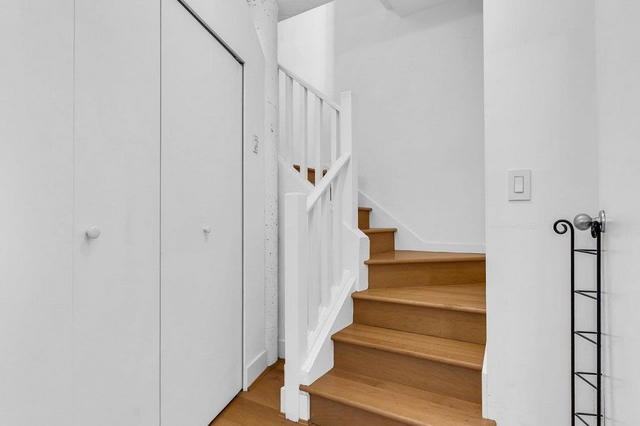 141 Alexander Street Vancouver, BC - 39