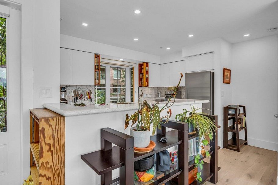 141 Alexander Street Vancouver, BC - 7