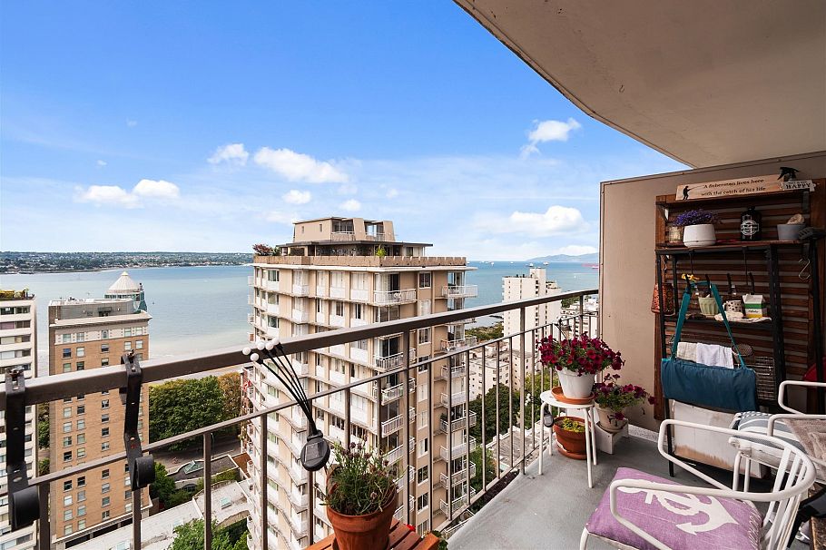 2402 1850 Comox Street Vancouver, BC - 1