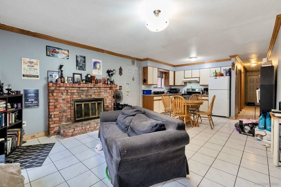 1206 E 11th Avenue Vancouver, BC - 9