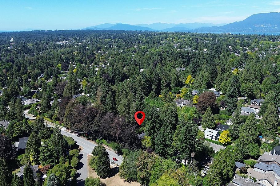 2629 W 49th Avenue Vancouver, BC - 6