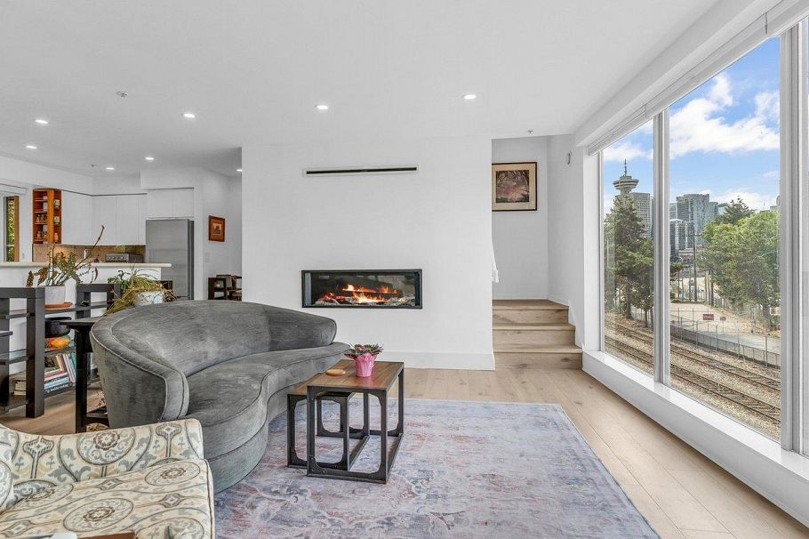 141 Alexander Street Vancouver, BC - 15