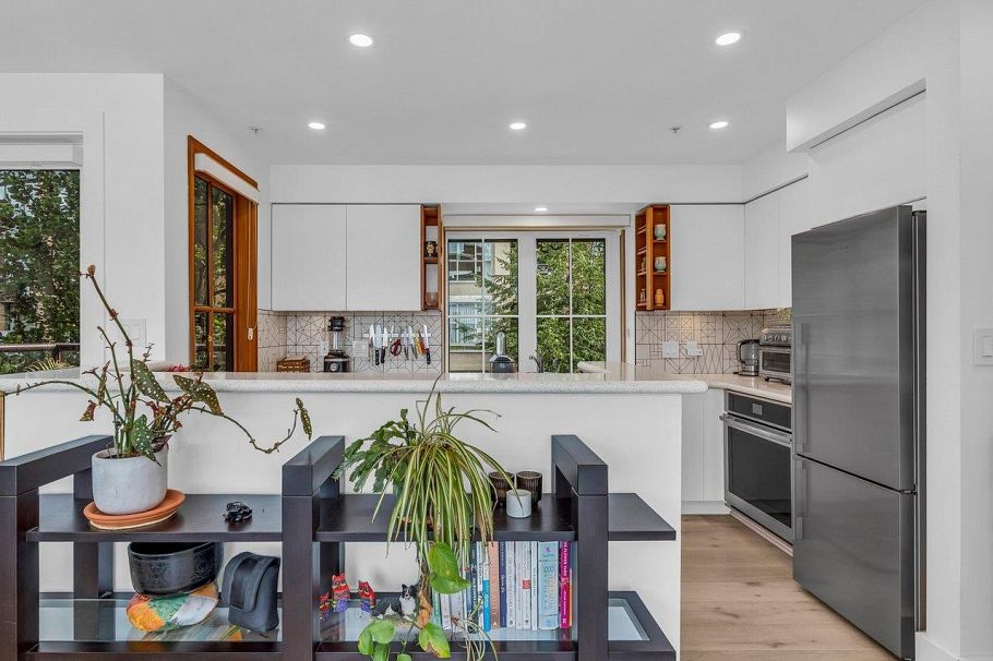 141 Alexander Street Vancouver, BC - 8