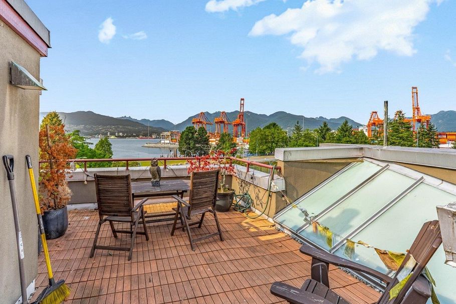 141 Alexander Street Vancouver, BC - 2