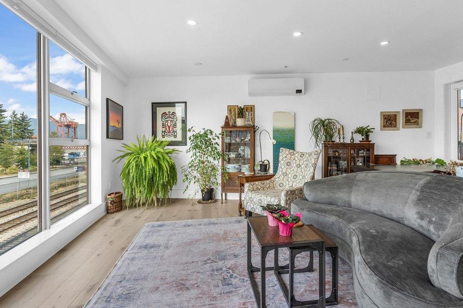 141 Alexander Street Vancouver, BC - 16