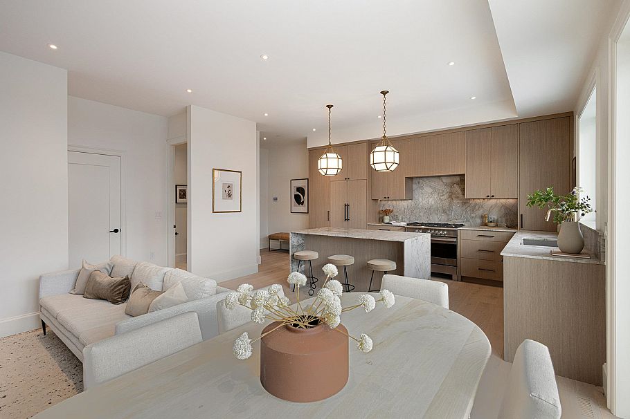 2382 E 5th Avenue Vancouver, BC - 3