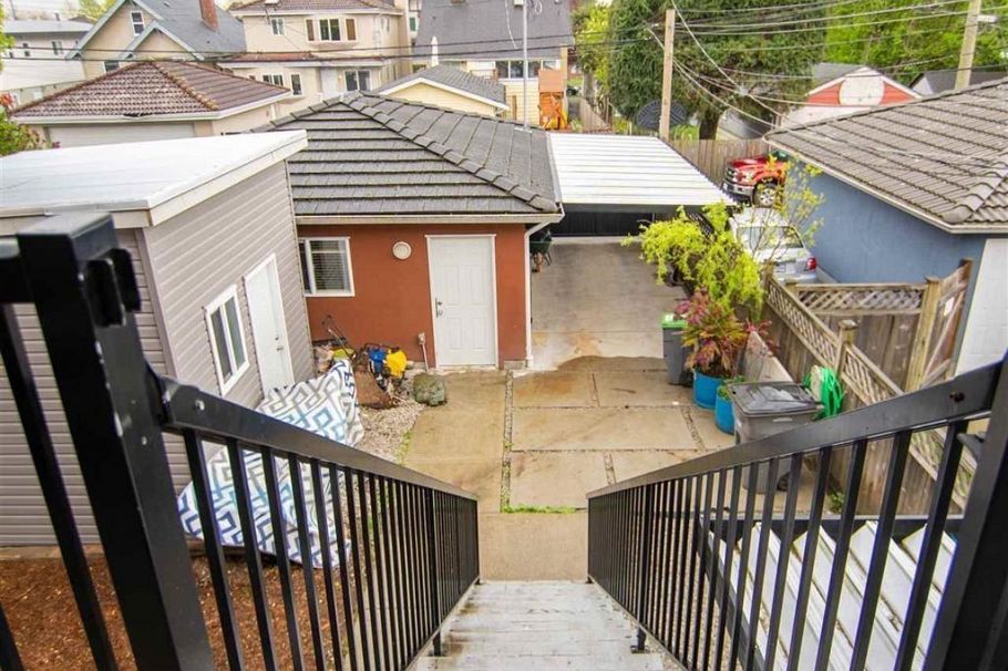 728 E 49th Avenue Vancouver, BC - 20