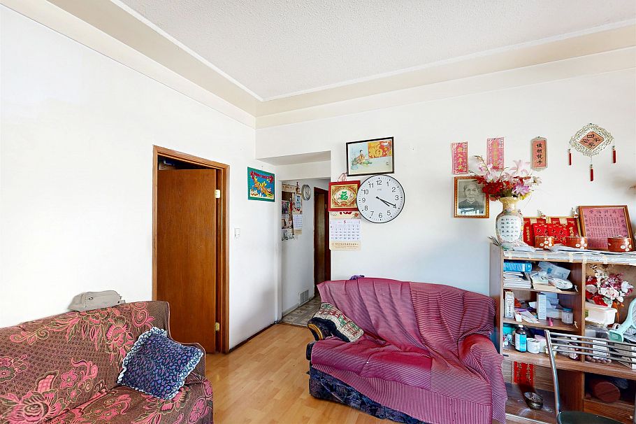 1349 E 14th Avenue Vancouver, BC - 2