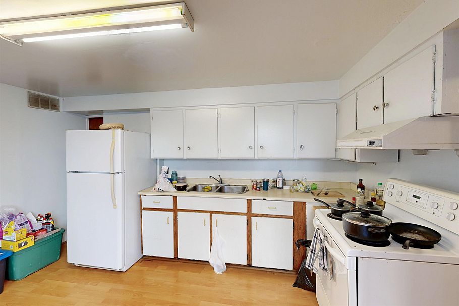 1349 E 14th Avenue Vancouver, BC - 7