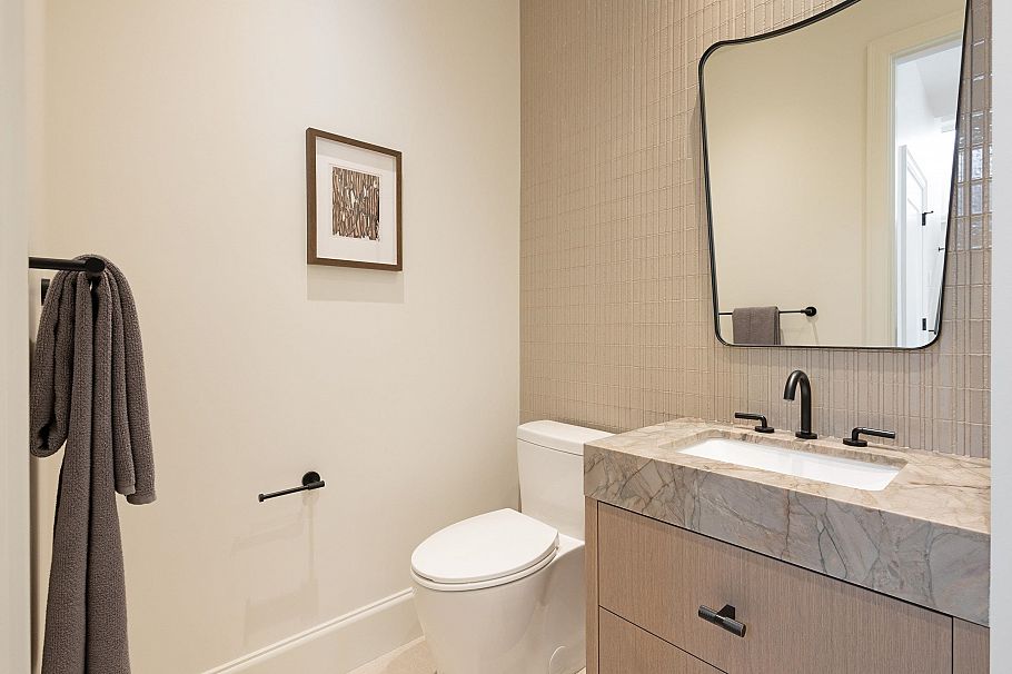 2382 E 5th Avenue Vancouver, BC - 9