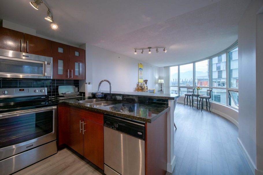 302 588 Broughton Street Vancouver, BC - 12