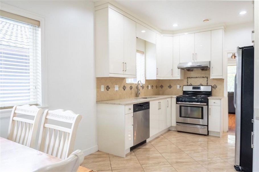 728 E 49th Avenue Vancouver, BC - 12