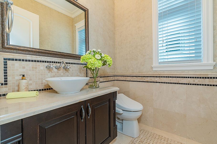 1657 W 58th Avenue Vancouver, BC - 10