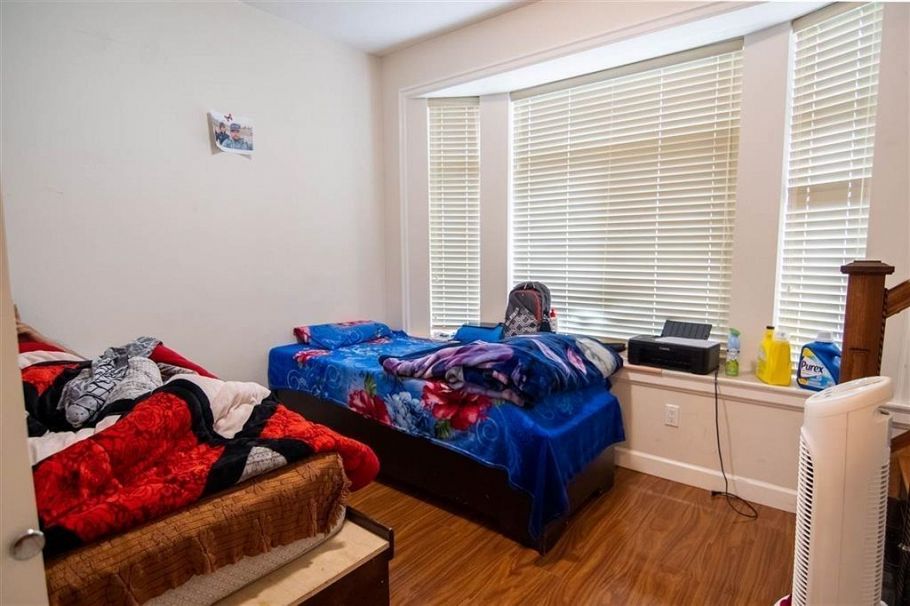 728 E 49th Avenue Vancouver, BC - 8