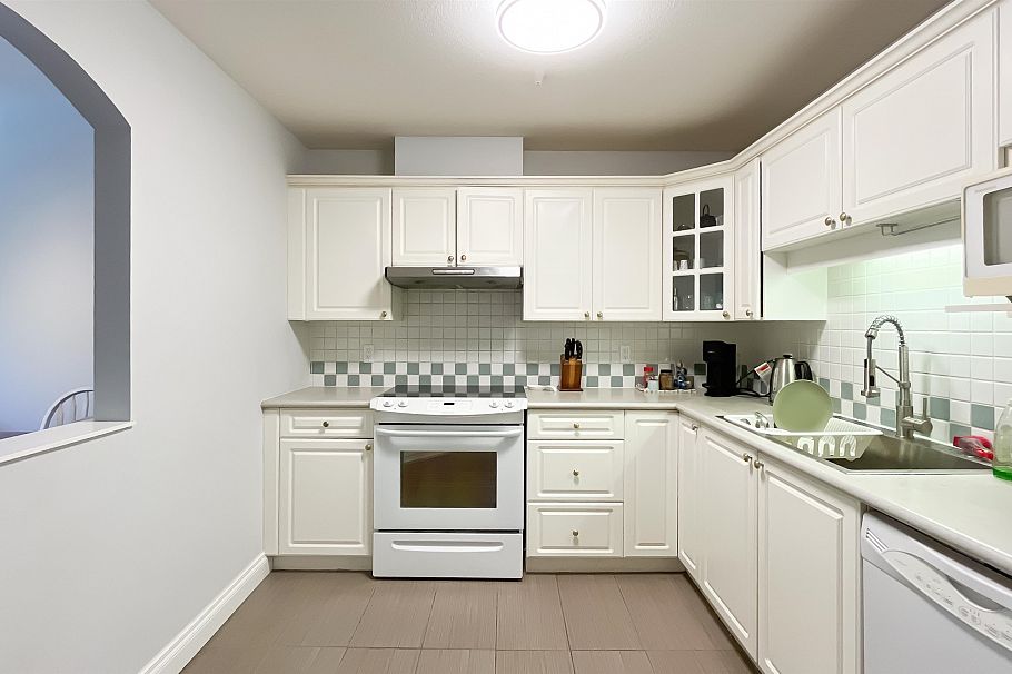 308 5735 Hampton Place Vancouver, BC - 12