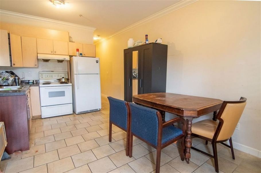 728 E 49th Avenue Vancouver, BC - 9