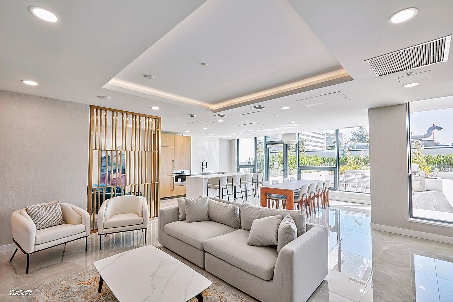 807 135 E 13th Street Vancouver, BC - 24