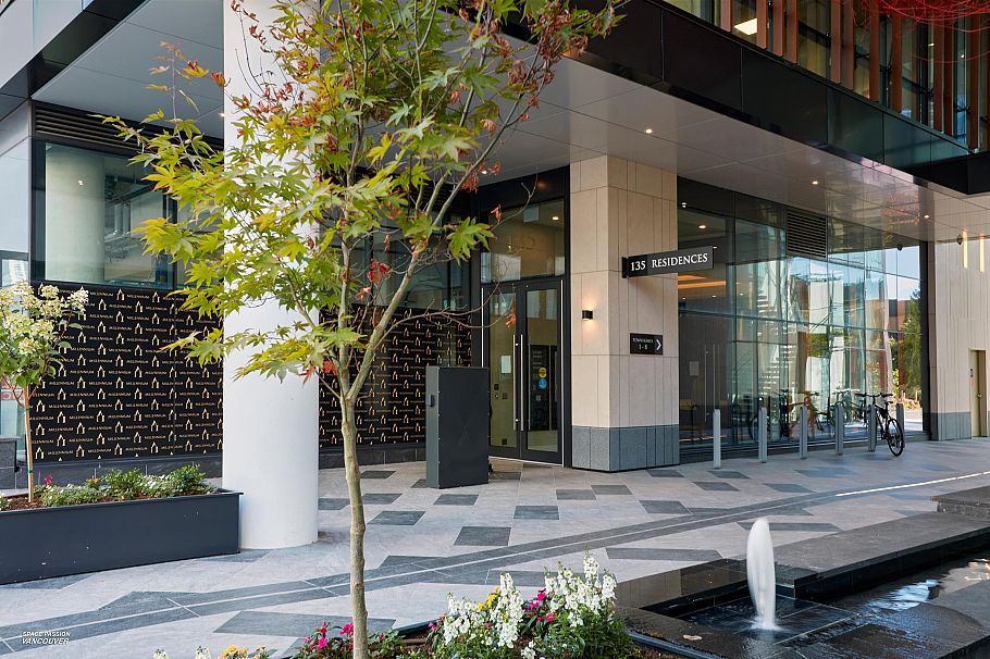 807 135 E 13th Street Vancouver, BC - 36