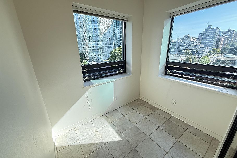 1010 1331 Alberni Street Vancouver, BC - 10