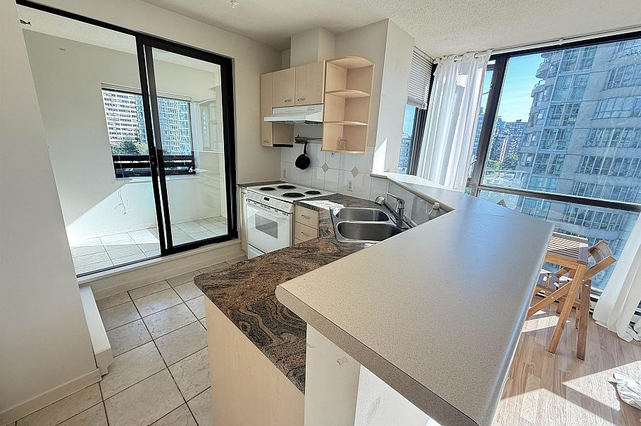 1010 1331 Alberni Street Vancouver, BC - 16