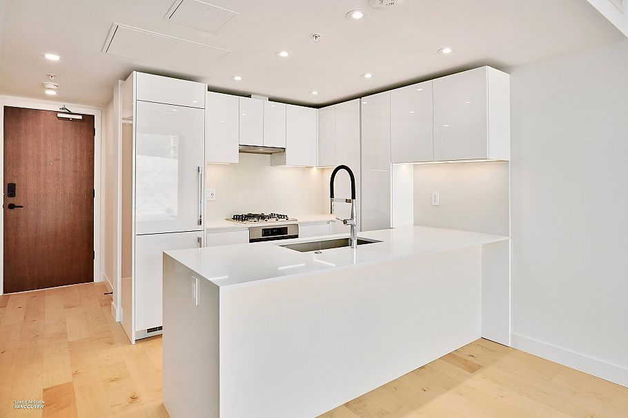 807 135 E 13th Street Vancouver, BC - 12