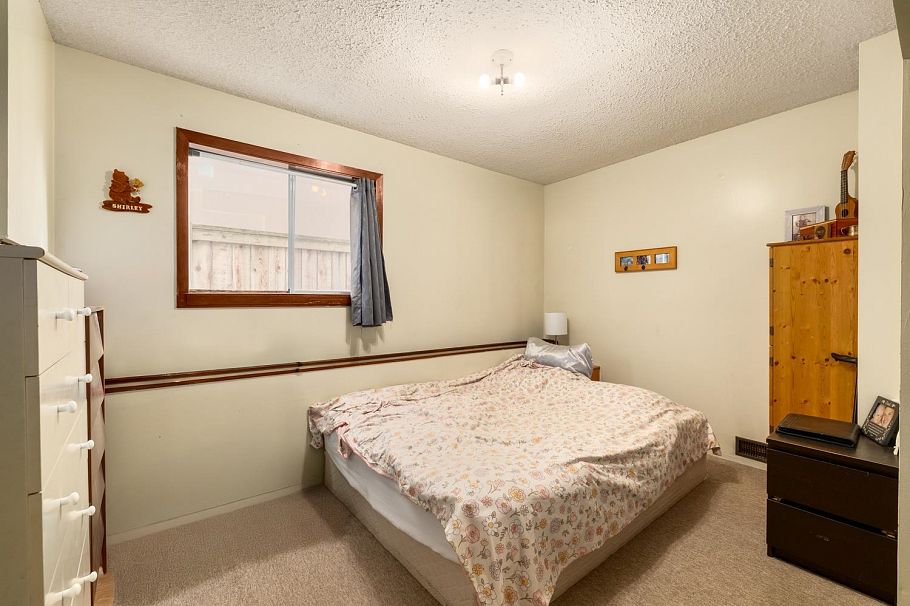 2270 E 54th Avenue Vancouver, BC - 27