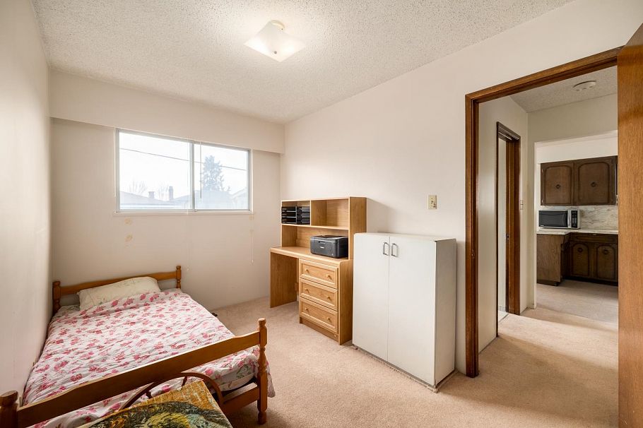 2270 E 54th Avenue Vancouver, BC - 16