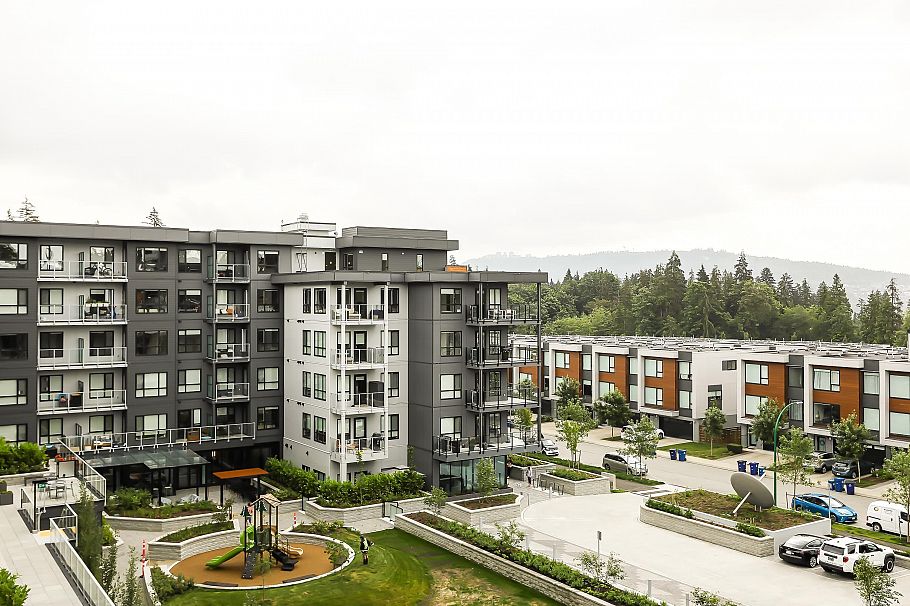 517 3594 Malsum Drive North Vancouver, BC - 24