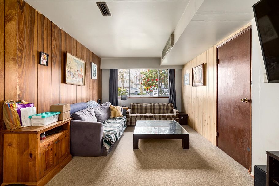 2270 E 54th Avenue Vancouver, BC - 22