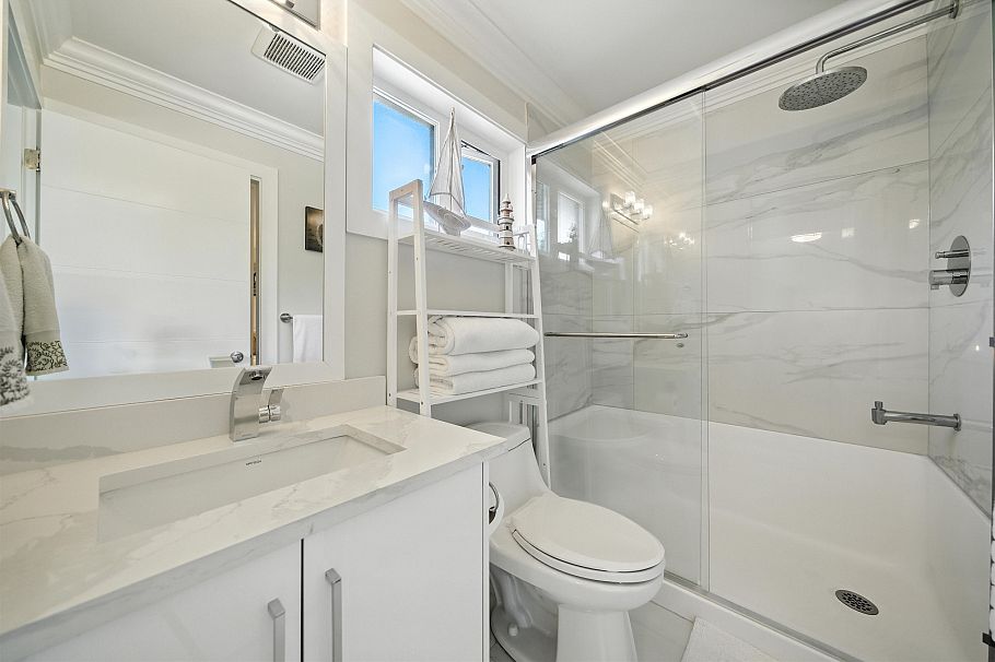 870 Browning Place North Vancouver, BC - 23