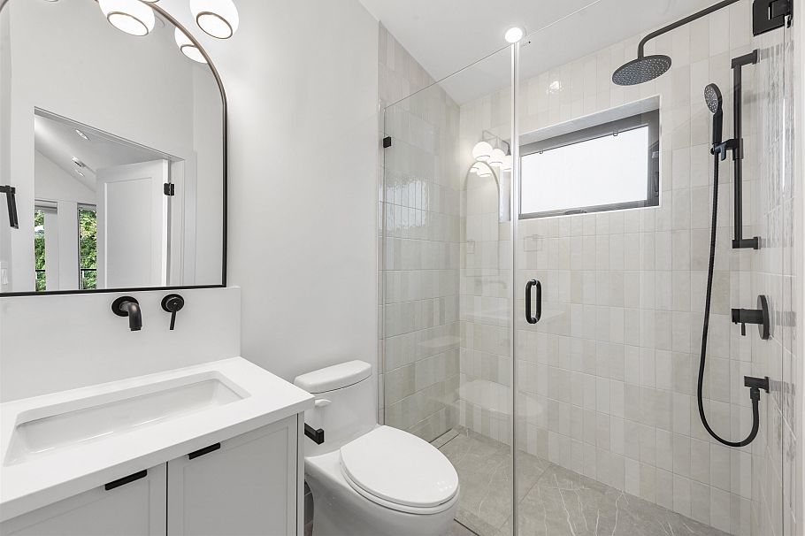 1 878 E 37 Avenue Vancouver, BC - 33