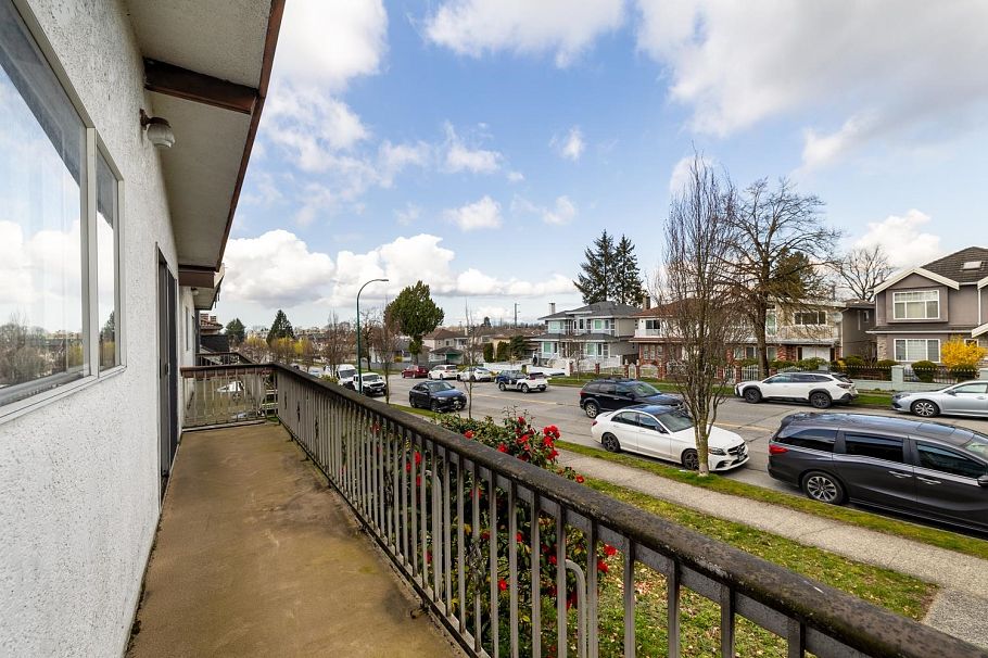 2270 E 54th Avenue Vancouver, BC - 6