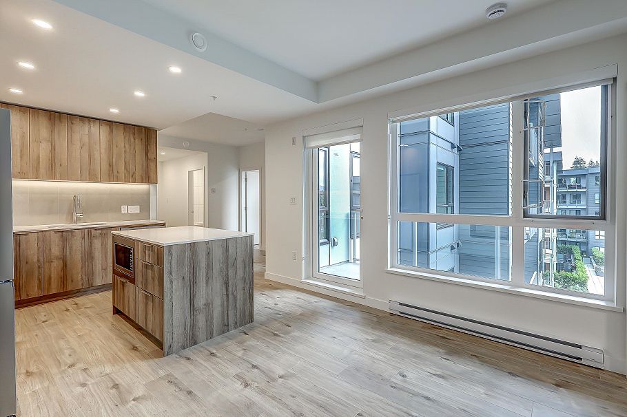 517 3594 Malsum Drive North Vancouver, BC - 1