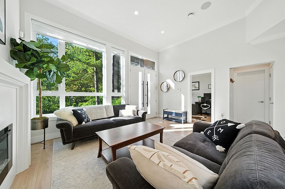 870 Browning Place North Vancouver, BC - 4