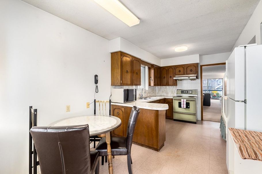 2270 E 54th Avenue Vancouver, BC - 13