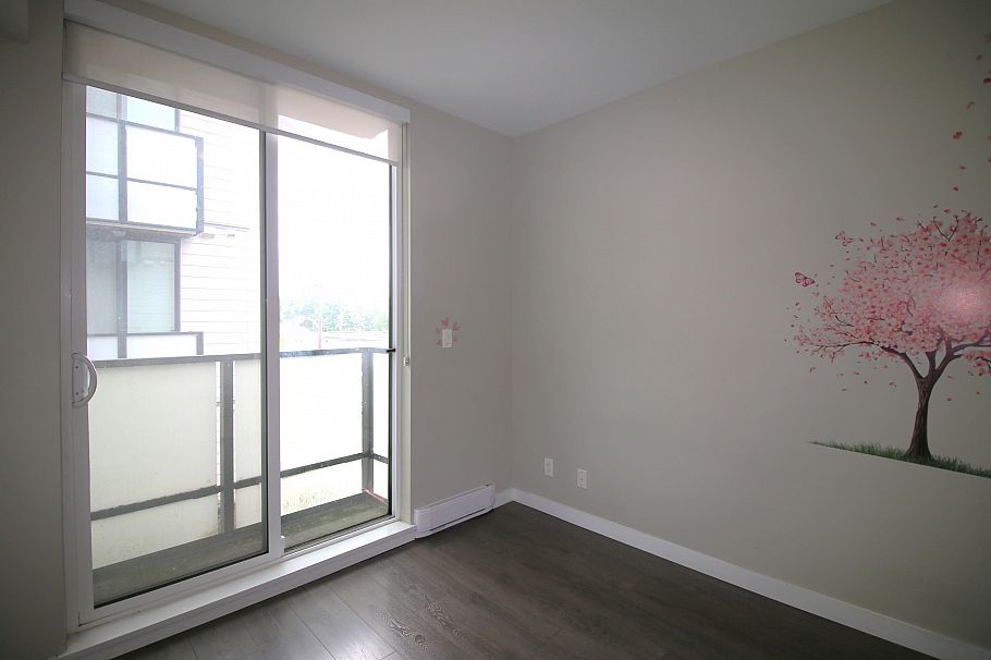 306 6555 Victoria Drive Vancouver, BC - 9