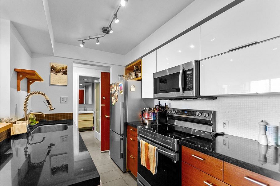 1850 Comox Street Vancouver, BC - 11