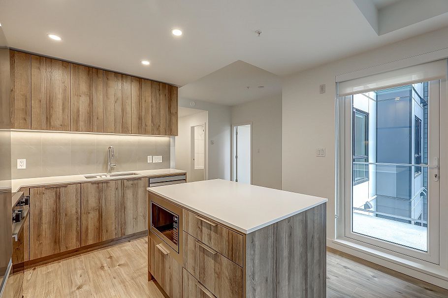 517 3594 Malsum Drive North Vancouver, BC - 6