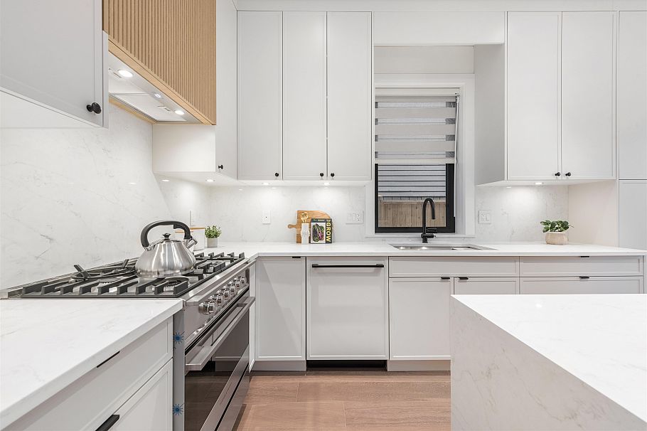 1 878 E 37 Avenue Vancouver, BC - 17