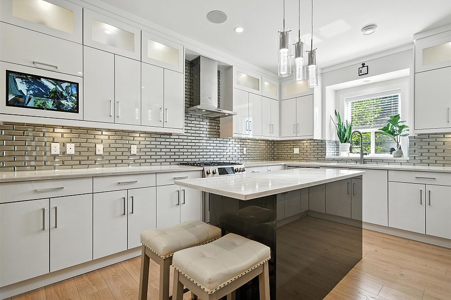 870 Browning Place North Vancouver, BC - 12