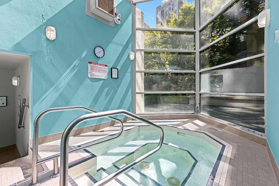 1503 928 Richards Street Vancouver, BC - 4