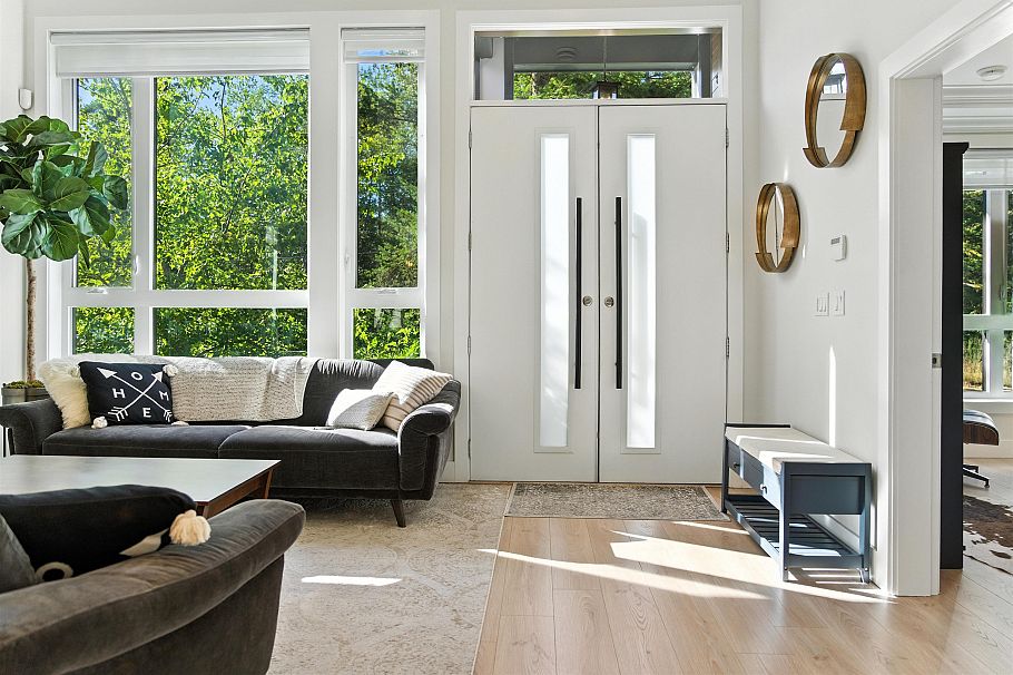 870 Browning Place North Vancouver, BC - 3