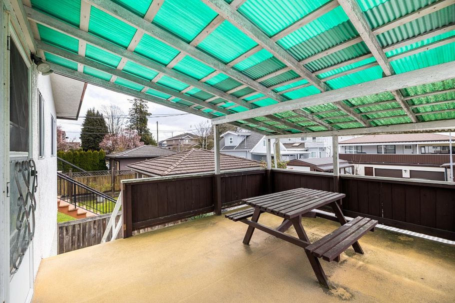2270 E 54th Avenue Vancouver, BC - 15