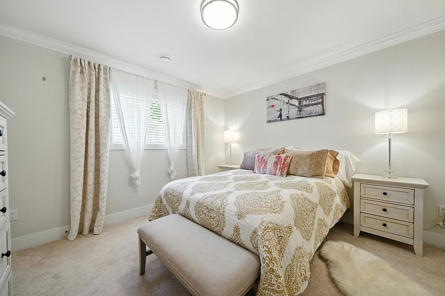 870 Browning Place North Vancouver, BC - 24