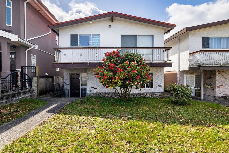 2270 E 54th Avenue Vancouver, BC - 1