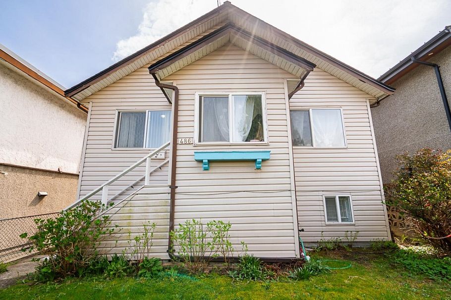 486 E King Edward Avenue Vancouver, BC - 2